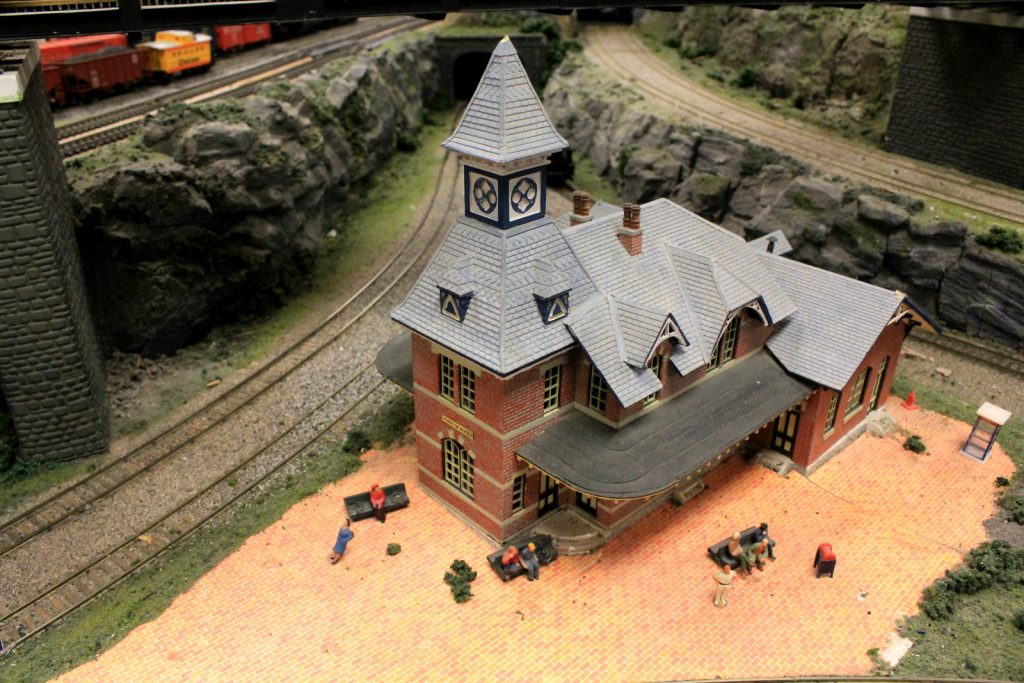 Train station - H-O Scale Model Railroad